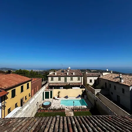 House In A Village With Swimming Pool Nyaraló